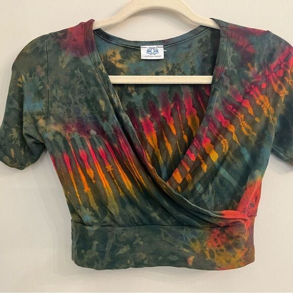 Green Tie Dye Short Sleeve Bohemian Blouse with Wrap Style - Picture 1 of 2